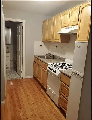 Rented by Douglas Elliman | media 8