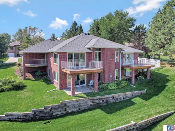6724 Forest Lake Pl, Lincoln, NE 68516