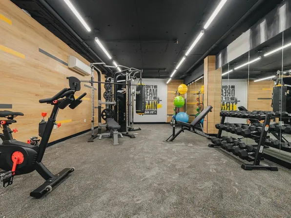 375 Lefferts Avenue image 6 of 13