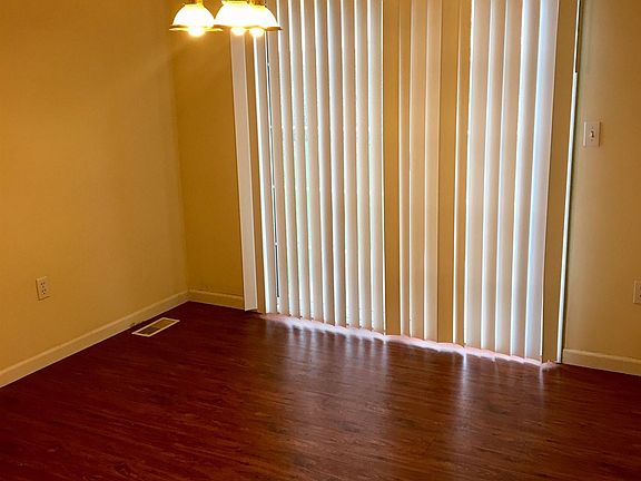 129 Northbay dining room