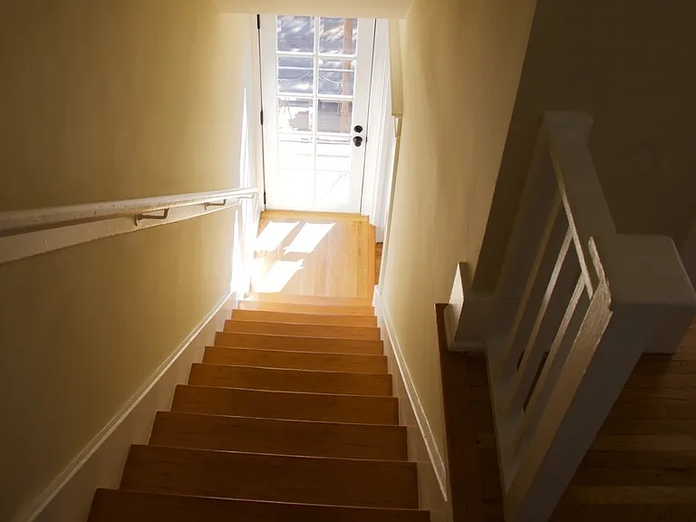 1433 Talmadge St — Photo 11
