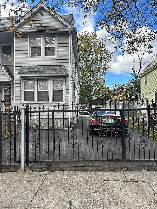 11526 Van Wyck Expy photo 1
