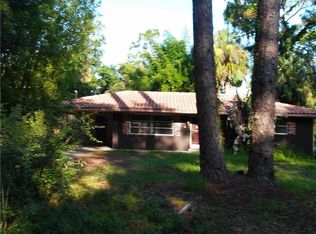 6 Hickory Ave, Yankeetown, FL 34498