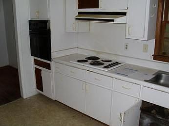 2nd image of 5642 Glouchester Ct