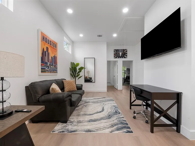 6815 Paris St — Photo 21