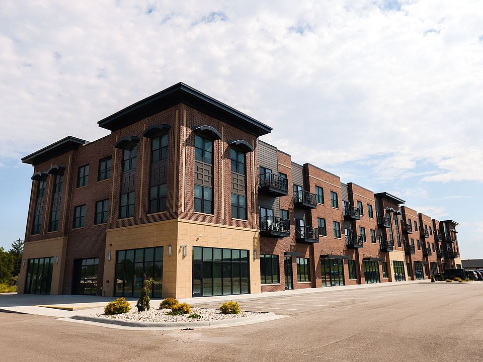 1st image of 8411 Peosta Commercial Ct #775331522