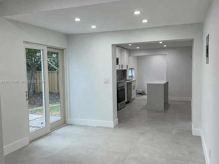4028 SW 49th Ct — Photo 7
