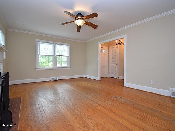 4th image of 1415 N Overlook Drive