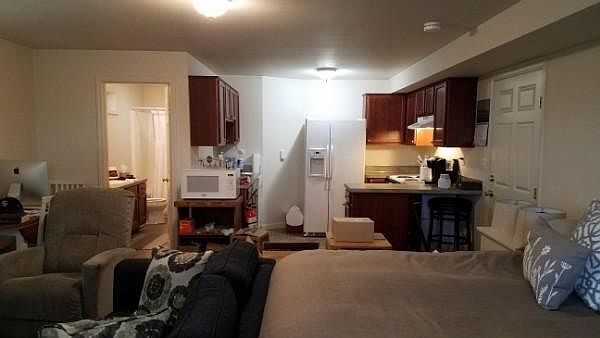 2nd image of 3007 E North St