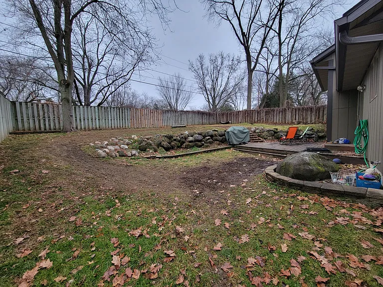 1513 Deerwood Dr — Photo 22