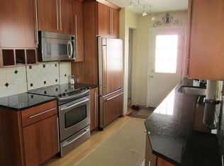 777 S Stratford Ave, Elmhurst, IL 60126