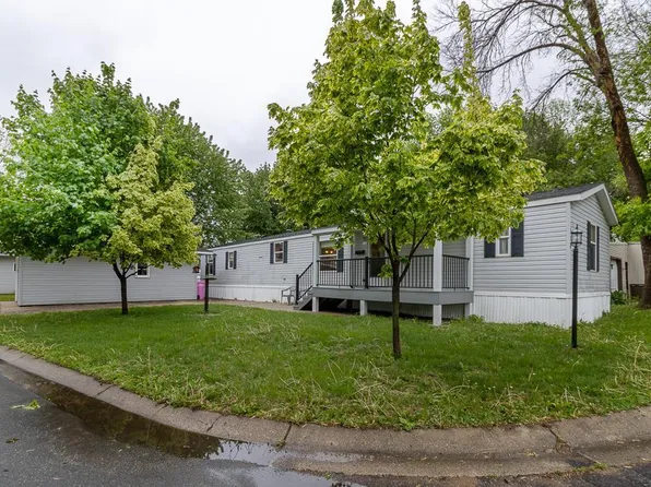 2526 S Bridge St Trailer 114, New Ulm, MN 56073