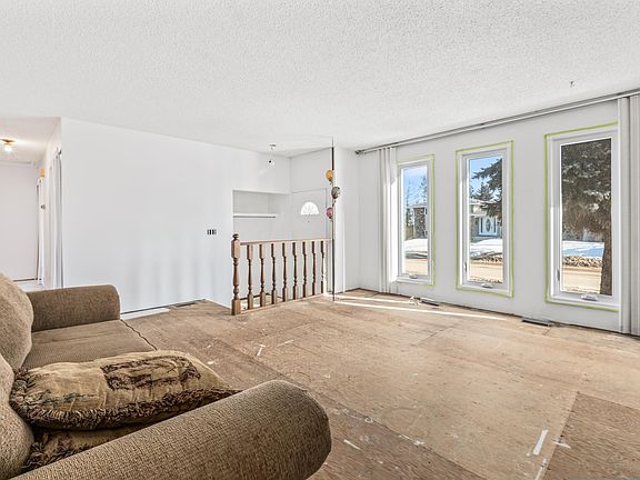 5th image of 160 Clareview Rd NW