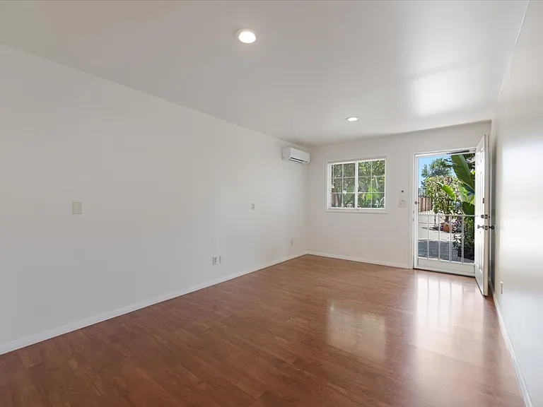 22521 Victory Blvd #B — Photo 2