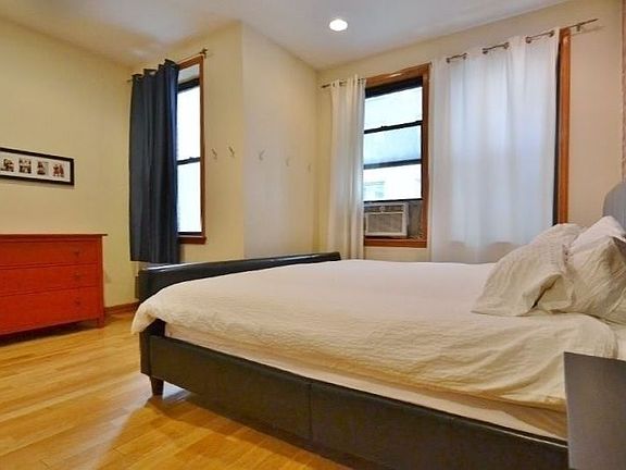4th image of 339 W 71st St #8B