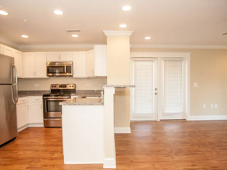 1625 Elmwood Ct #201 — Photo 3