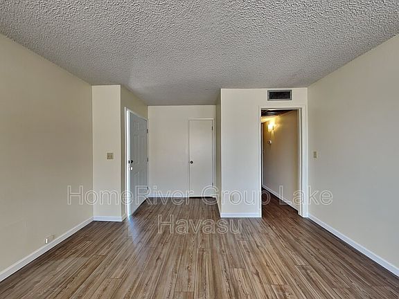 3rd image of 3133 Sombrero Dr