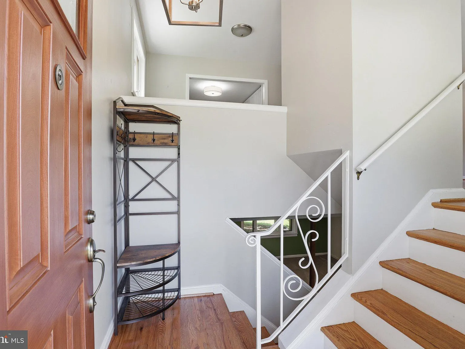 4 bed, 2.0 bath, 1776 sqft, $3,395 — Photo 2