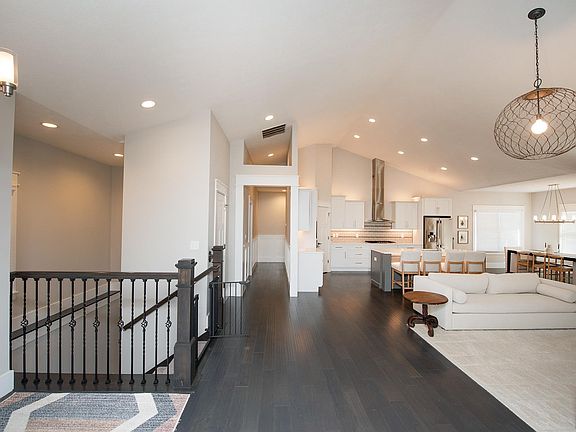5th image of 5945 Petunia Pl