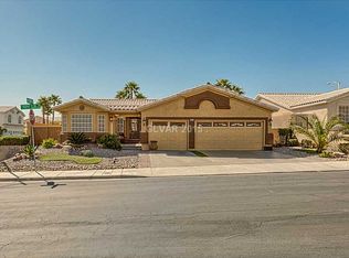1045 Trophy Club Dr, Las Vegas, NV 89123