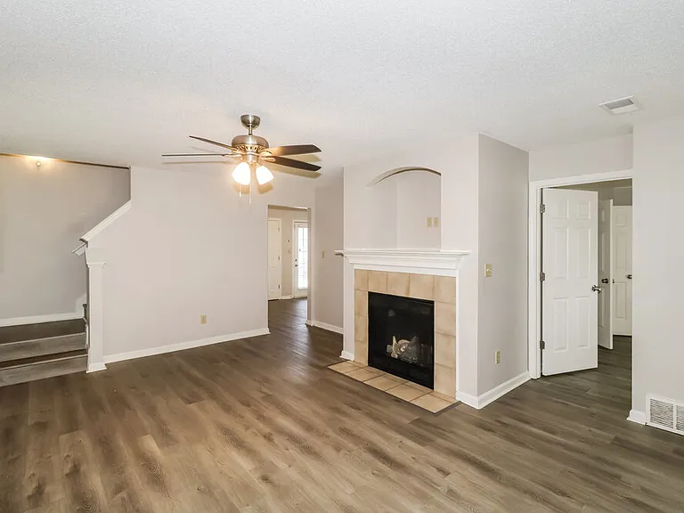 1170 Whitten Rd — Photo 5