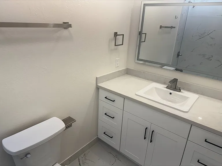 Old County Road Apartments — Photo 40