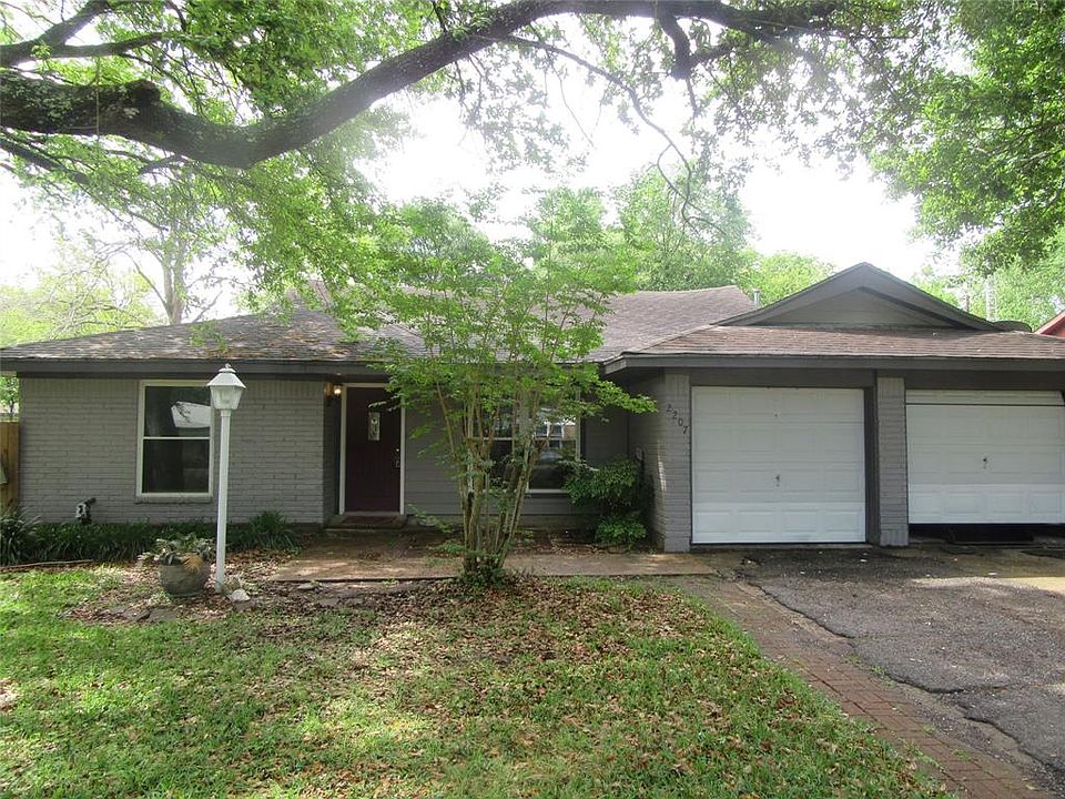 1st image of 2207 Monterrey St