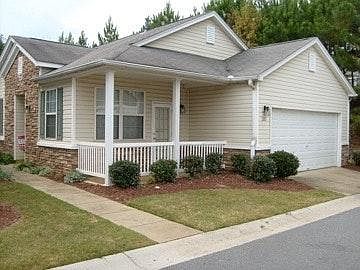 Cluster Home in great neighborhood