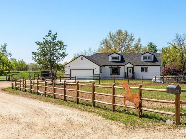 2315 E Chicago Ct, Nampa, ID 83686