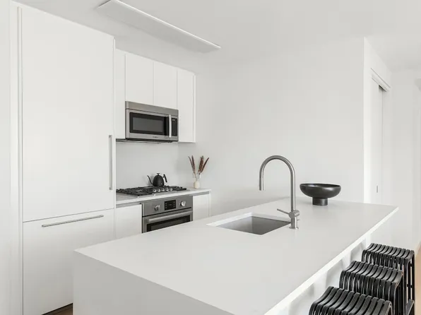 1 Union Sq S, New York, NY