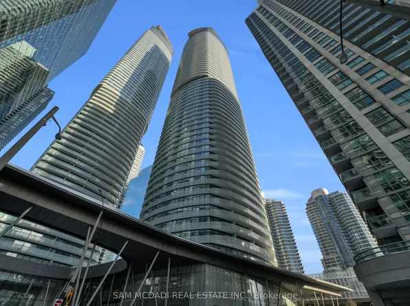 12 York St #2307, Toronto, ON M5J 0A9