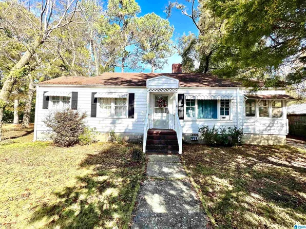 102 E Sterrett St, Columbiana, AL 35051
