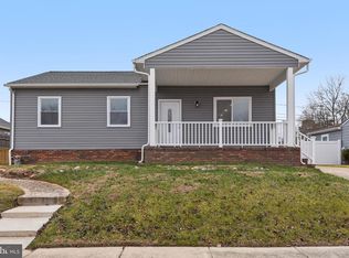 513 Kintop Rd, Glen Burnie, MD 21061