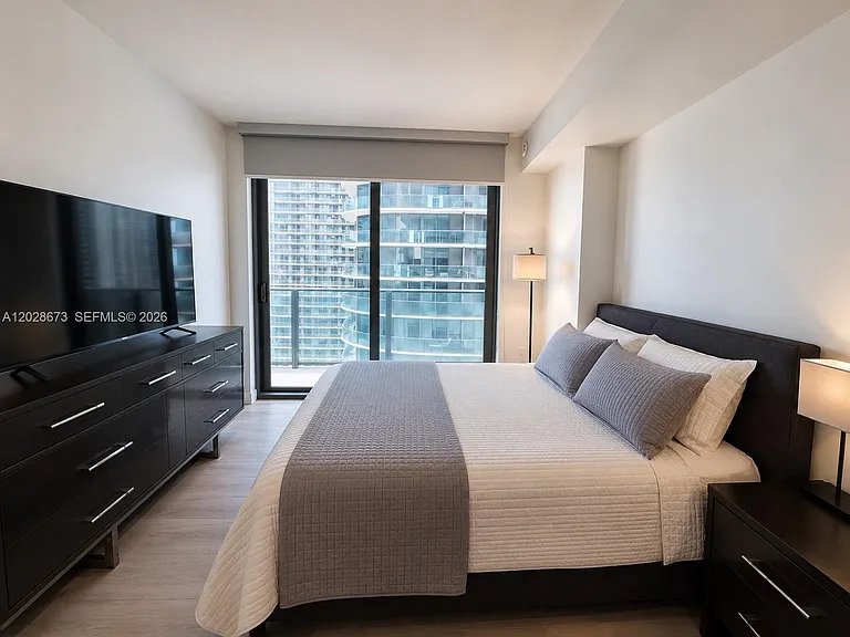 55 SW 9th St #3201 — Photo 15