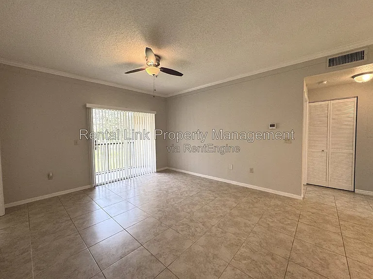 11530 Villa Grand #1121 — Photo 4