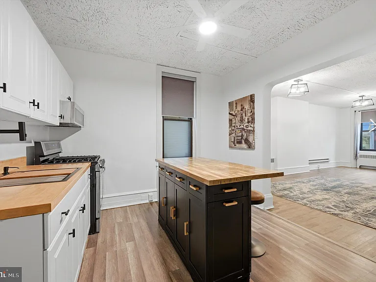 3153 Richmond St #1 — Photo 8