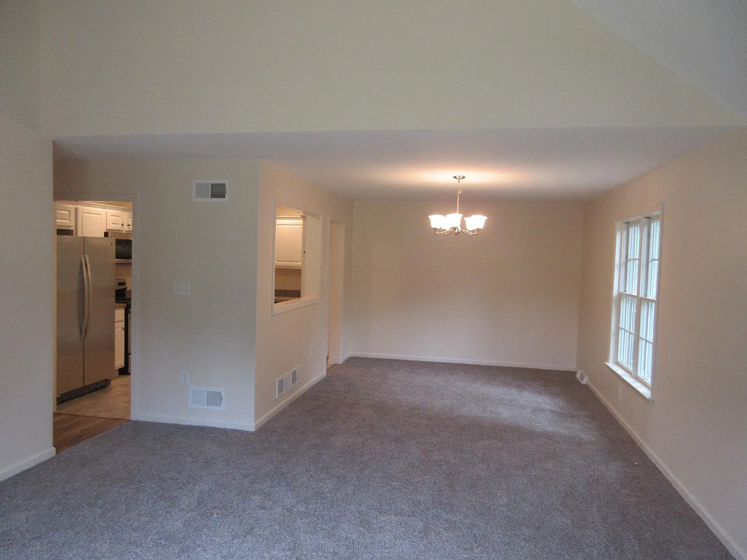 3 bed, 1700 sqft, $2,300 — Photo 3