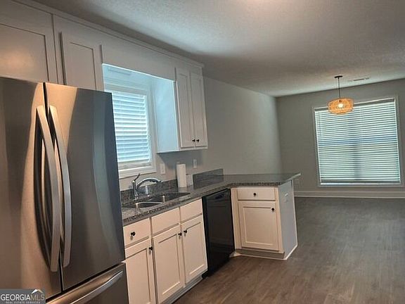 5th image of 418 Riley Cir NW