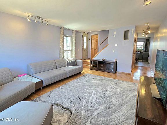 5th image of 44 Cortelyou Ave