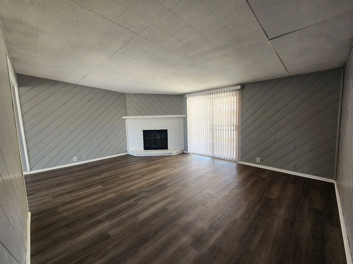 Building Photo - 72255 Sunnyvale Dr