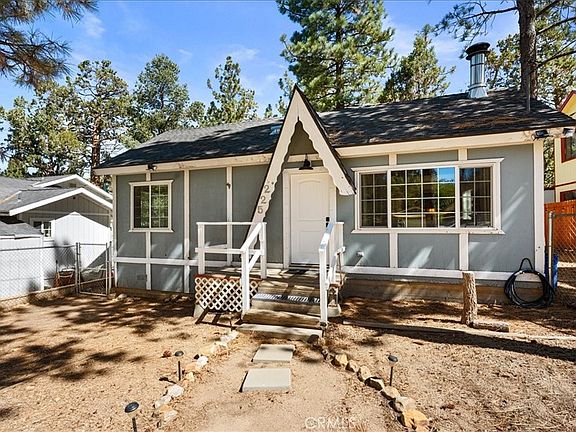 3rd image of 225 Sunset Ln