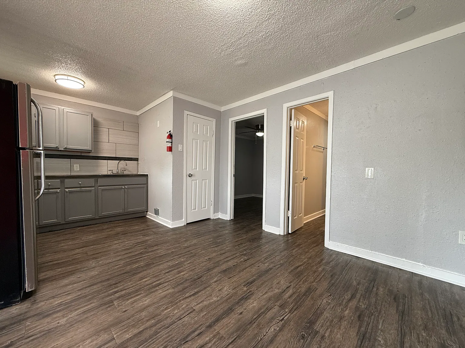3 bed, 900 sqft, $995 — Photo 4