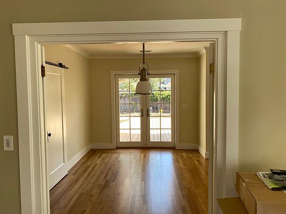 4th image of 220 Caldwell Ave