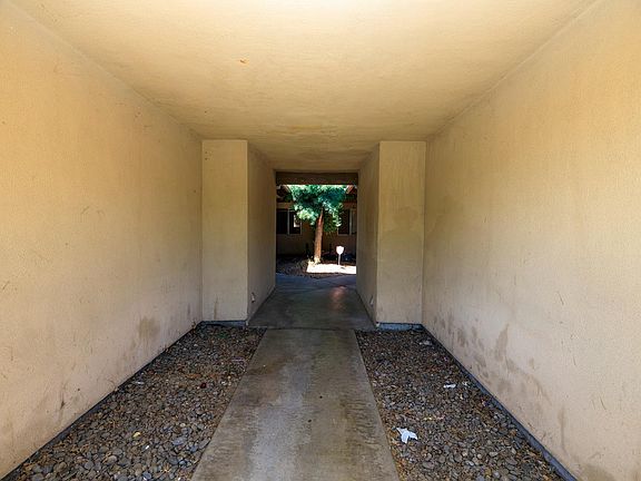 4th image of 607-605 Fort Sumpter Dr