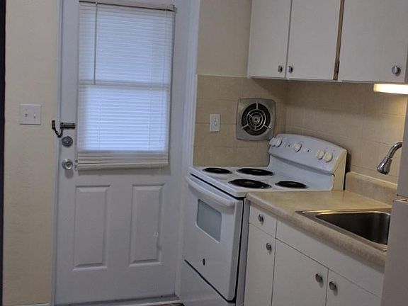 4th image of 465 39th Ave N #3B