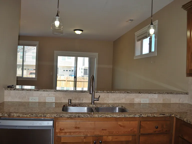 9706 NE 75th Way — Photo 3