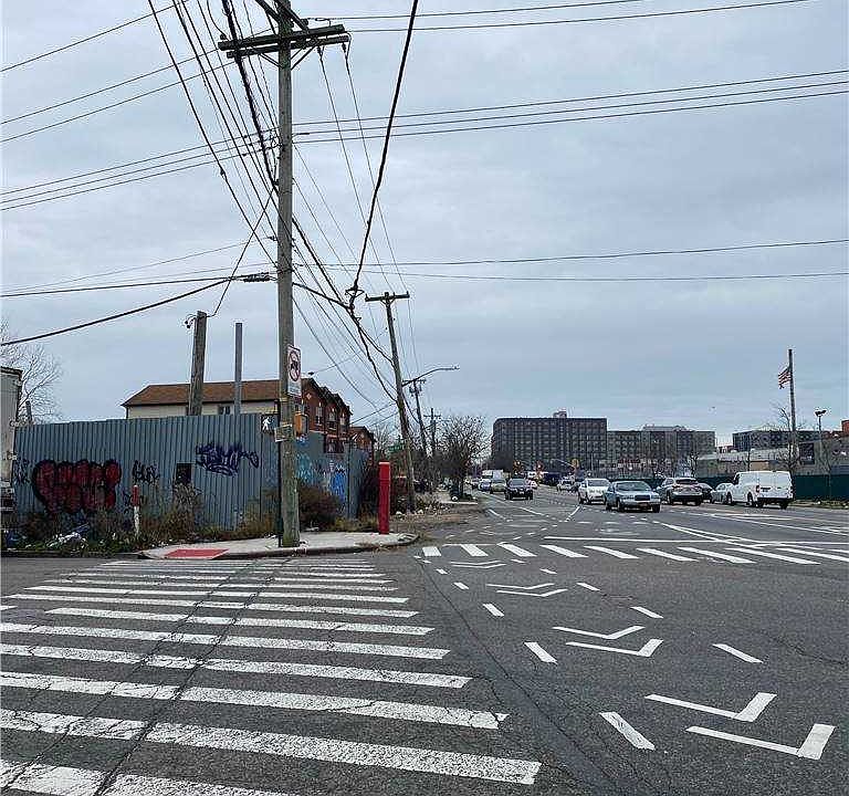 2nd image of Cozine Ave