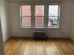 2922 N Sacramento Ave #1E, Chicago, IL 60618