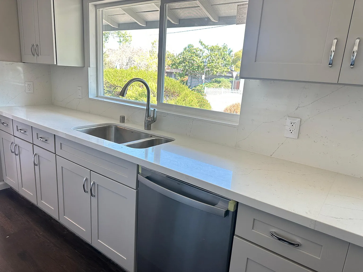 660 Georgia Ave — Photo 4