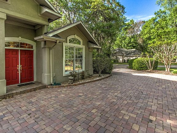 3rd image of 2 Greenwood Drive